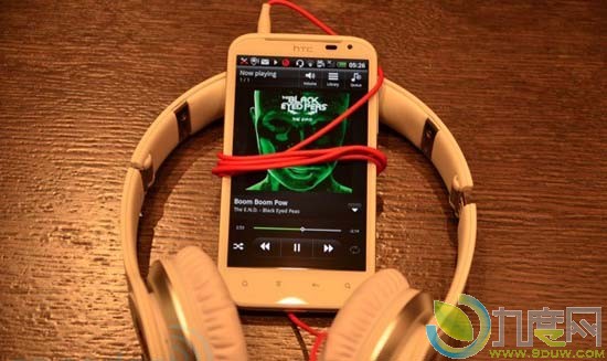 HTC发布Sensation XL型音乐手机 加入了Beats Audio音效技术