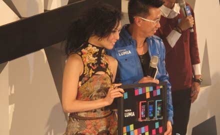 诺基亚正式发布港版Lumia 800及Luima 710