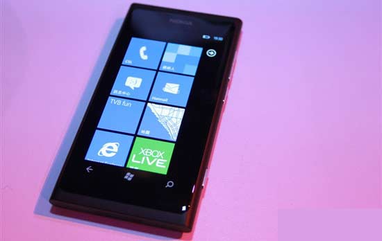 诺基亚正式发布港版Lumia 800及Luima 710