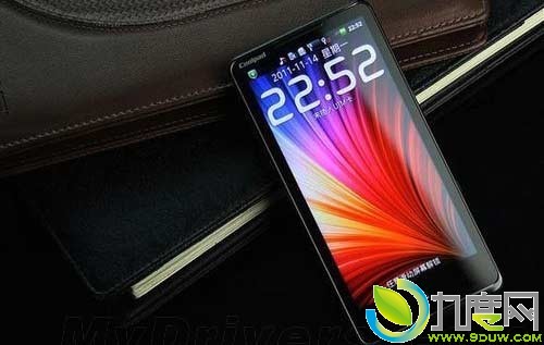 中国电信推出5寸双卡双待Android手机酷派9900