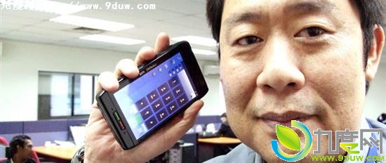 全球首款Win7+Atom智能手机“MAGIC W3”