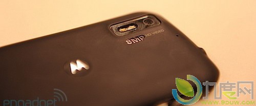 摩托罗拉正式发布4.3寸Android双核旗舰手机Photon 4G
