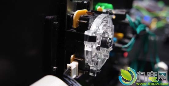 Razer为Xbox 360打造街机游戏摇杆