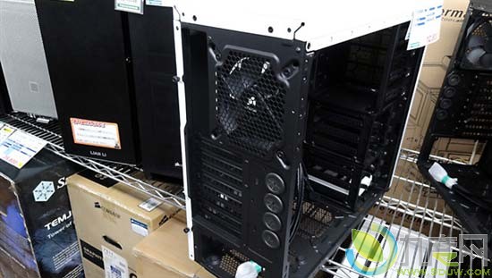 海盗船“碳化物”系列Carbide 500R机箱上市