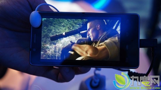 联想推出全球首款Intel平台Android手机K800