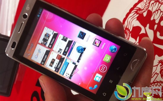全球首款支持TD-SCDMA网络Android 4.0智能手机AirTouch TD801亮相
