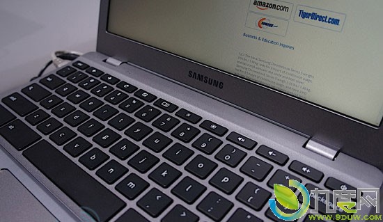三星发布新款Chromebook笔记本 设计更轻薄