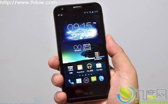 华硕发布手机平板二合一产品:PadFone 2 