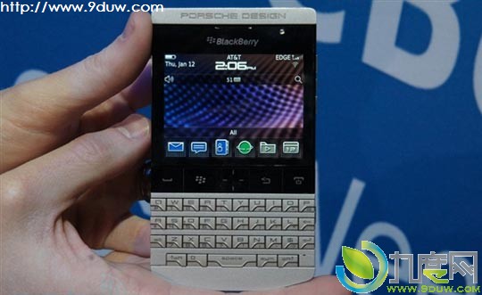 保时捷定制版黑莓P9981登陆国内：售价28888元