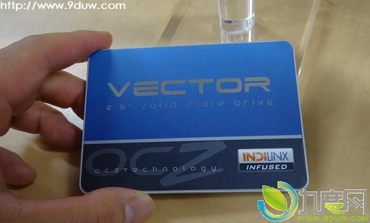 OCZ自家首款主控固态硬盘Vector上市　最高550MB/s