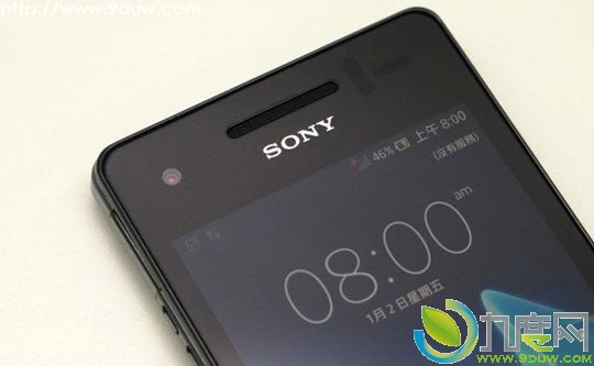 索尼720p和1300万像素摄像头防水旗舰手机Xperia V香港预售 定价3500元