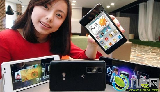 LG发布全球最轻最薄3D双核Android手机SU870