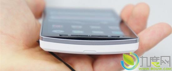夏普展示裸眼3D+防水双核Android智能手机AQUOS SH-06D
