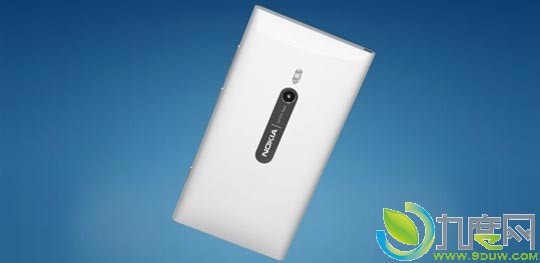 诺基亚白色版Lumia 800香港开售 内地行货版也即将上市
