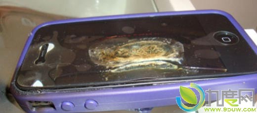 苹果iPhone 4手机遭遇爆炸门