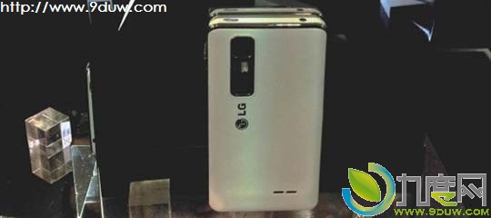 LG 4.3寸裸眼3D手机Optimus 3D Max德国开售