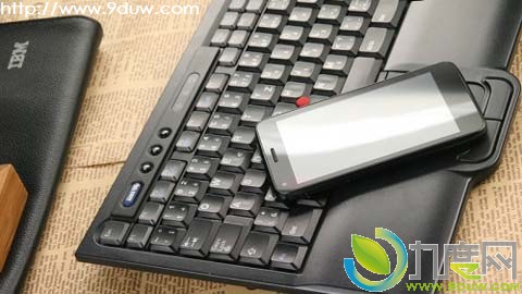 TCL再推阿尔卡特系列4.5寸720p双核新机：阿尔卡特OT986