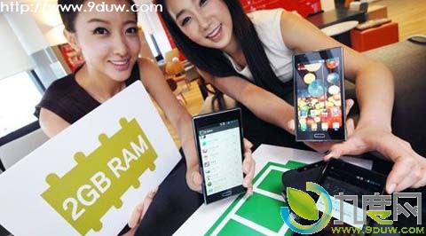 韩国手机厂商LG今天发布了他们新一代高端旗舰机Optimus LTE2。该机配备了True HD IPS屏幕（RGB排列），运行Android 4.0系统，内置2GB RAM，并支持LTE 4G网络。