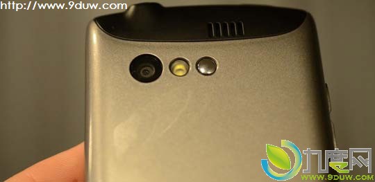 京瓷展示两款Android 4.0智能手机Hydro和Rise　具备防水+全键盘