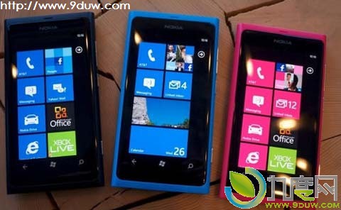诺基亚行货版Lumia 900上市 售价4599元