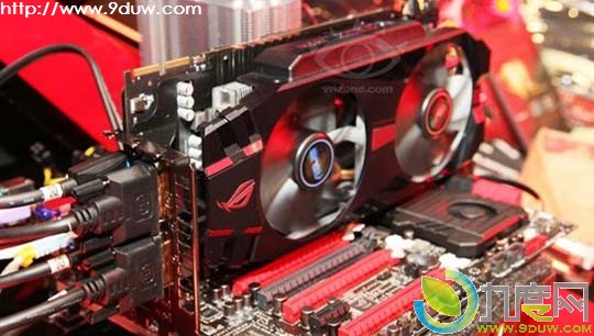 华硕展示ROG Matrix 7970显卡 同时6台显示器显示