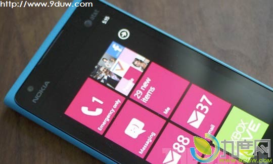 诺基亚Lumia 900已获Tango更新:支持翻转静音