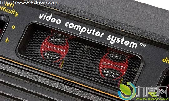 微软联合Atari推出Atari 2600游戏主机