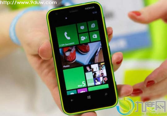 廉价WP8手机Lumia 620香港上市：售价1839元