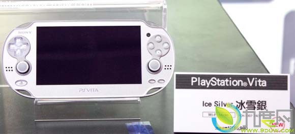 索尼在台湾发布石青蓝、石榴红两款限量版PS3游戏机及冰雪银外观PS Vita
