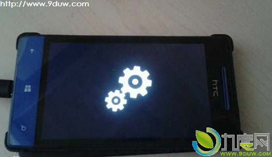 HTC官方回应国行HTC 8S变砖：免费维修送耳机及延保3个月