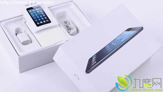 7寸四核双卡双待手机来了：999元/2G内存/5000mAh电池/Android 4.0系统