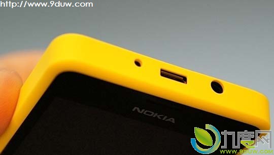 诺基亚发布全新Asha S40手机Asha 210：配备全QWERTY物理键盘