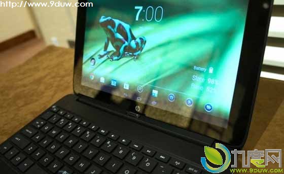 惠普13英寸Windows 8便携本Split X2和首款Tegra 4处理器Android混合平板SlateBook X2真机图赏