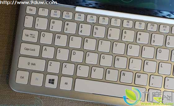 宏碁推出全球首款小尺寸Win8平板Iconia W3