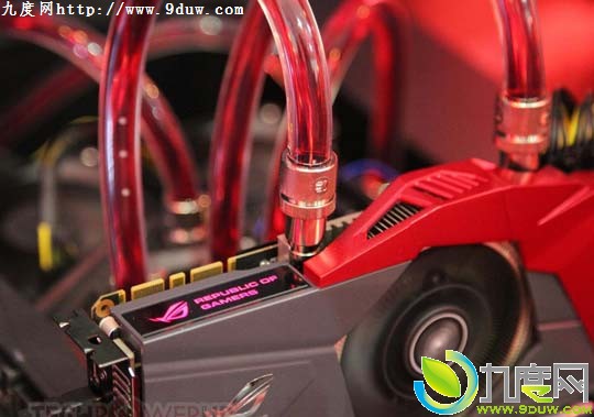 华硕展示ROG玩家国度系列非公版GTX 770显卡