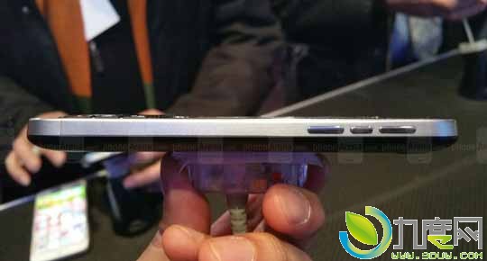 全物理键盘回归！黑莓Classic正式发布