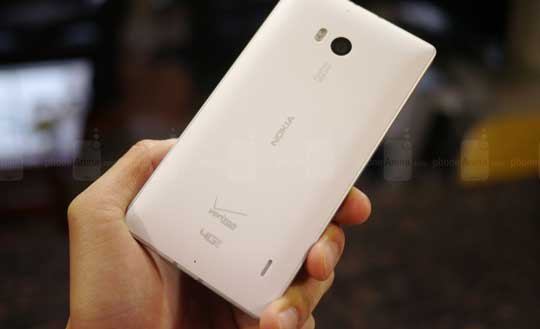 诺基亚5寸旗舰手机Lumia Icon开箱图赏