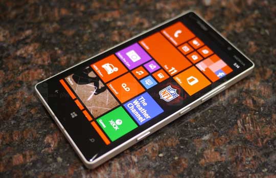 诺基亚5寸旗舰手机Lumia Icon开箱图赏