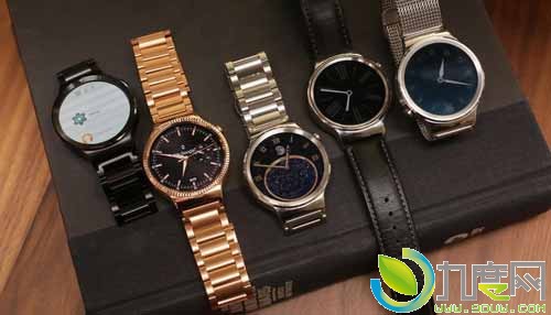 华为首款智能手表HUAWEI WATCH今日开卖：为经典系列（星河银表壳）、动感系列（曜石黑表壳）、尊享系列（琥珀金表壳）