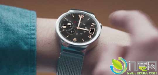 华为发布Android Wear防水智能手表