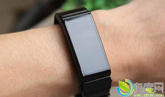 华为B2智能手环发布：IP57防尘防水