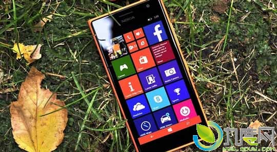 1190元！微软自拍手机Lumia 735正式发布