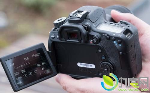 佳能发布APS-C画幅单反相机EOS 80D：45点十字对焦