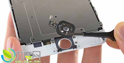 第三方非原厂件修复iPhone将导致变砖,律师集体诉讼苹果