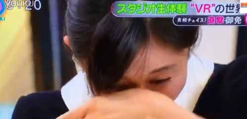 女优体验VR眼镜受惊：摔烂价值10万VR眼镜