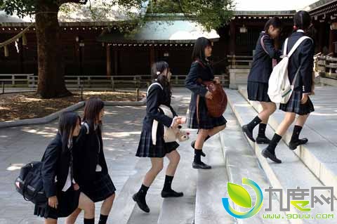 日本女大学生为何扎堆做AV女优？