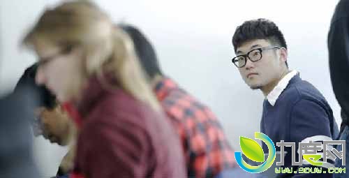 中国留学生去美国遭拒：或因手机含敏感色情