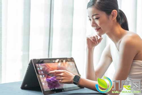 华硕首款变形本ZenBook Flip发布，还有ZenWatch 2手表特别版