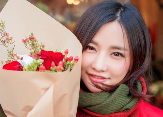 LOL第一女神Miss直播睡觉 遭30万粉丝围观