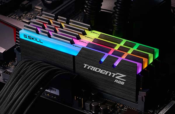 芝奇发布Trident Z RGB幻光戟系列32GB DDR4-4266内存套装